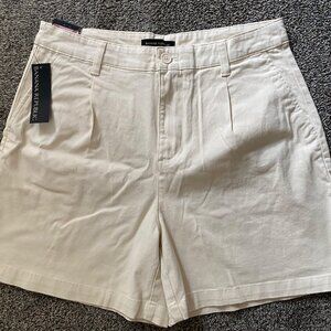NWT Women's Banana Republic Pleat Front Stretch Short, Tan/Cream, Size 10